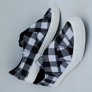 NWOT GYPSY JAZZ SLIP-ON SNEAKERS